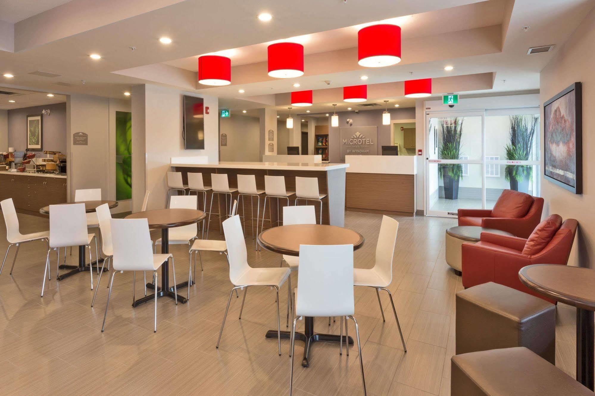 Microtel Inn And Suites By Wyndham Kitimat Dış mekan fotoğraf