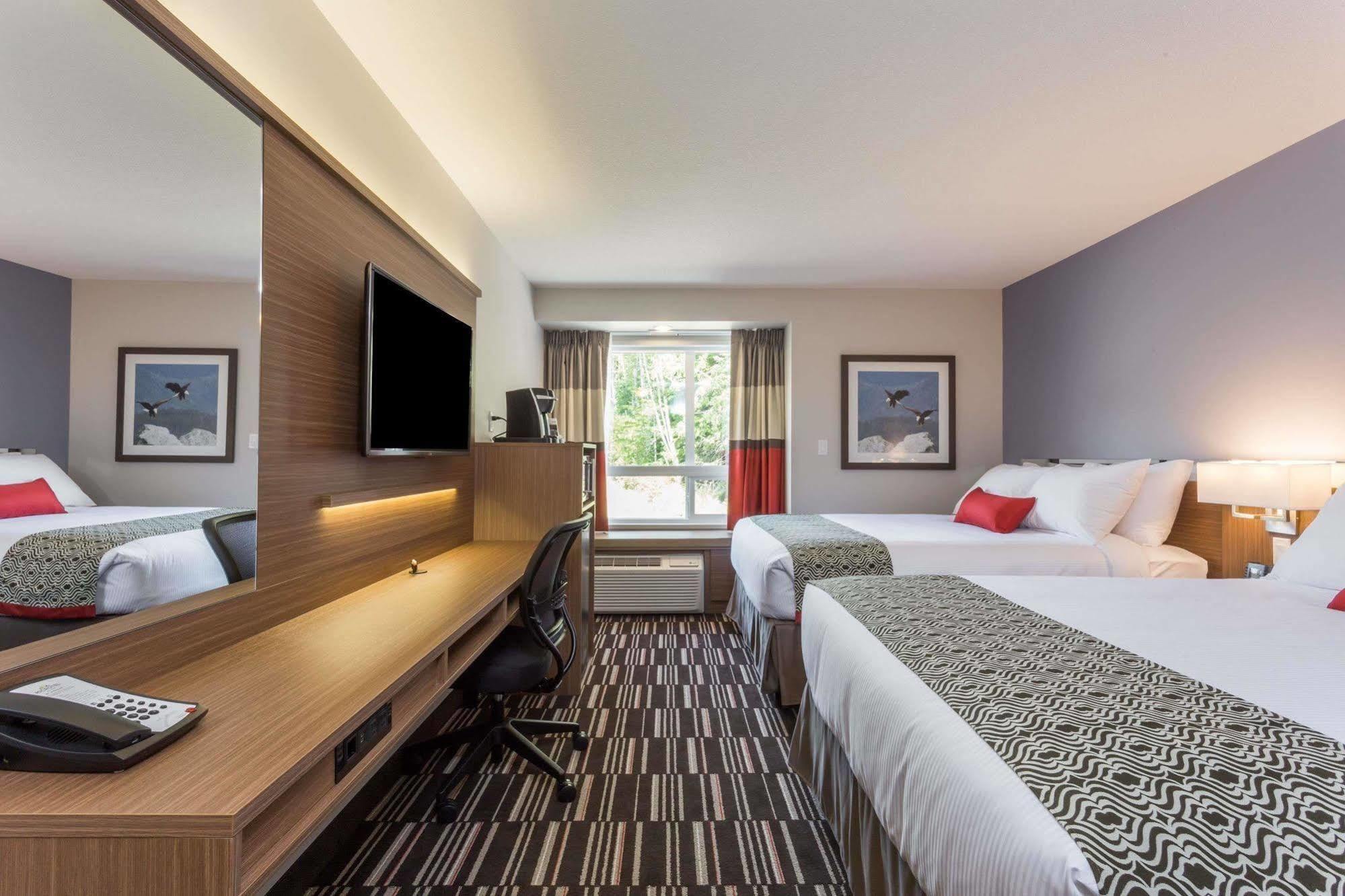 Microtel Inn And Suites By Wyndham Kitimat Dış mekan fotoğraf